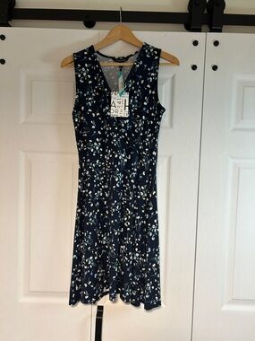 41 Hawthorn Navy Floral Sleeveless Midi Dress